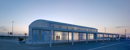 Self-supporting roof system for an exhibition and administrative space in Murcia - Spain