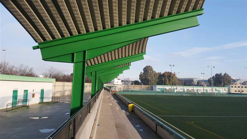 Toiture cintre autoportante pour les gradins de la ville sportive du Real Betis Balompi (Sevilla) - Espagne