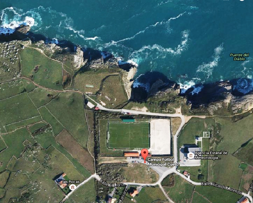 cubiertas de las gradas del campo de futbol del lugar de Cueto en Cantabria con acero protegido magnelis por INCOPERFIL
