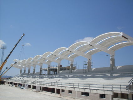 Couverture du stade de football à Elda (Alicante)- Espagne