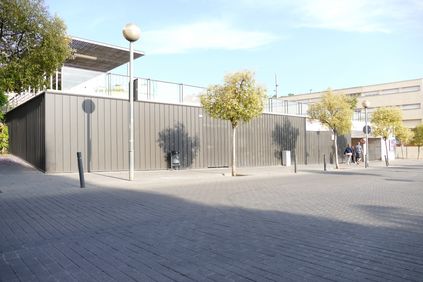 INCOBENDS Senzl para remodelación de la fachada del centro de adultos  de Can Noè 2, en Mataró -Barcelona (España)