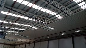 Falso techo con el perfil INCO 100.3 para la fbrica de SGR Global en Ibi, (Alicante) - Espaa