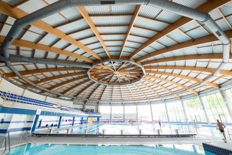 Renovación de la cubierta de la piscina climatizada Parquesol (Valladolid) - España