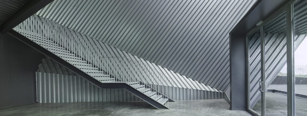 Fachada industrial multicapa SCANIA Huelva - INCO 70.4 Fachada