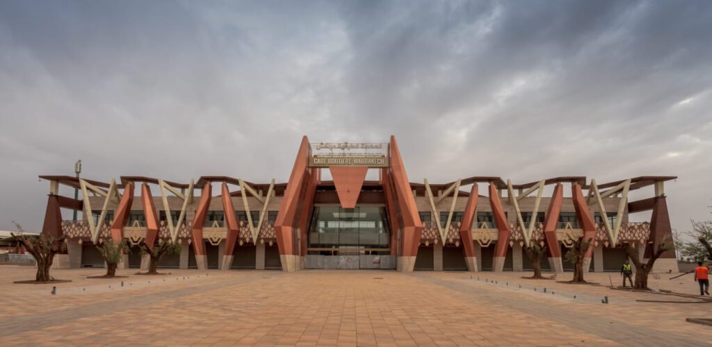 Estación autobús Marrakech con perfil INCO 70.4 Curvado
