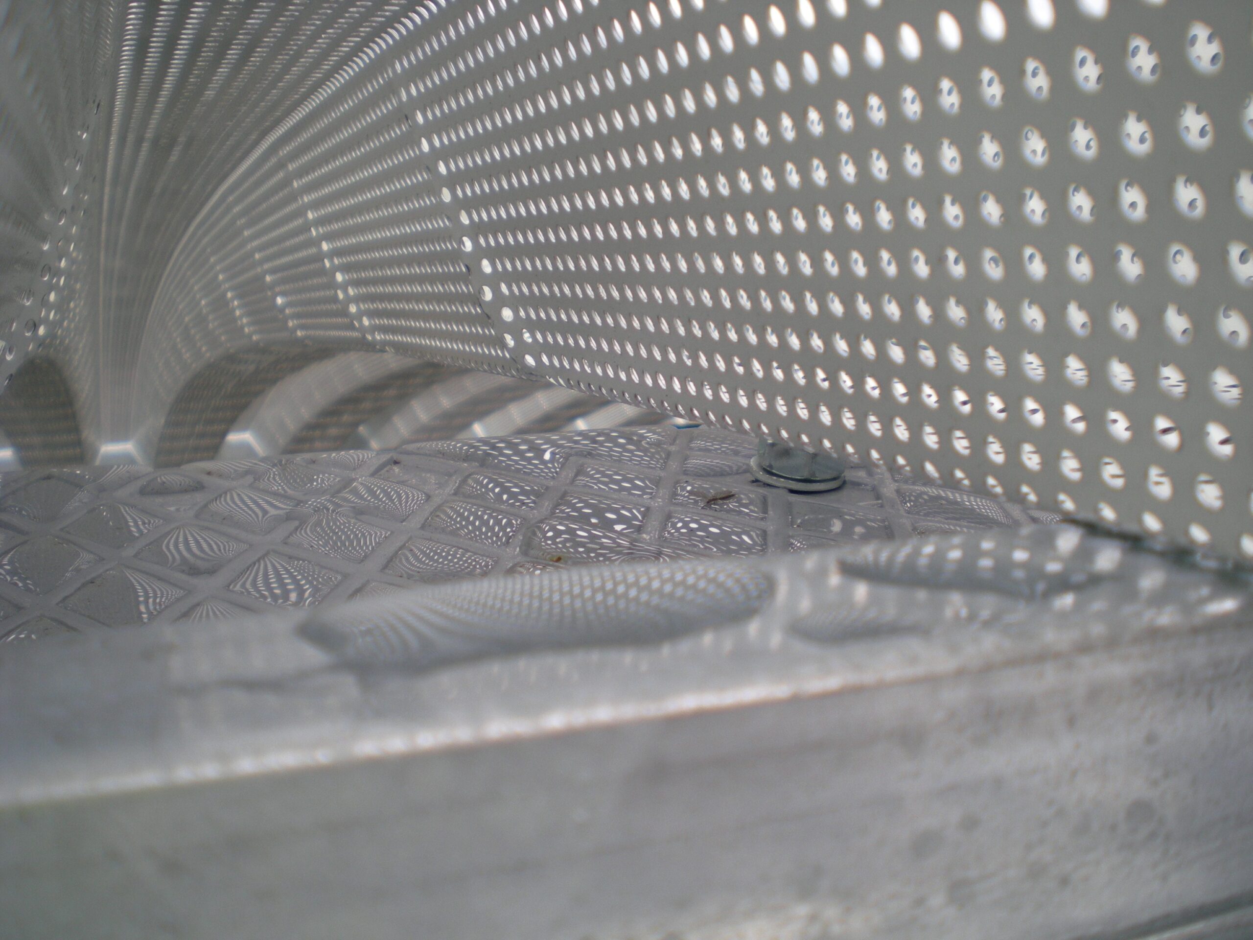 Sistema de cubierta curvada autoportante de alto rendimiento acústico para el polideportivo de Buitrago de Lozoya (Madrid) - España