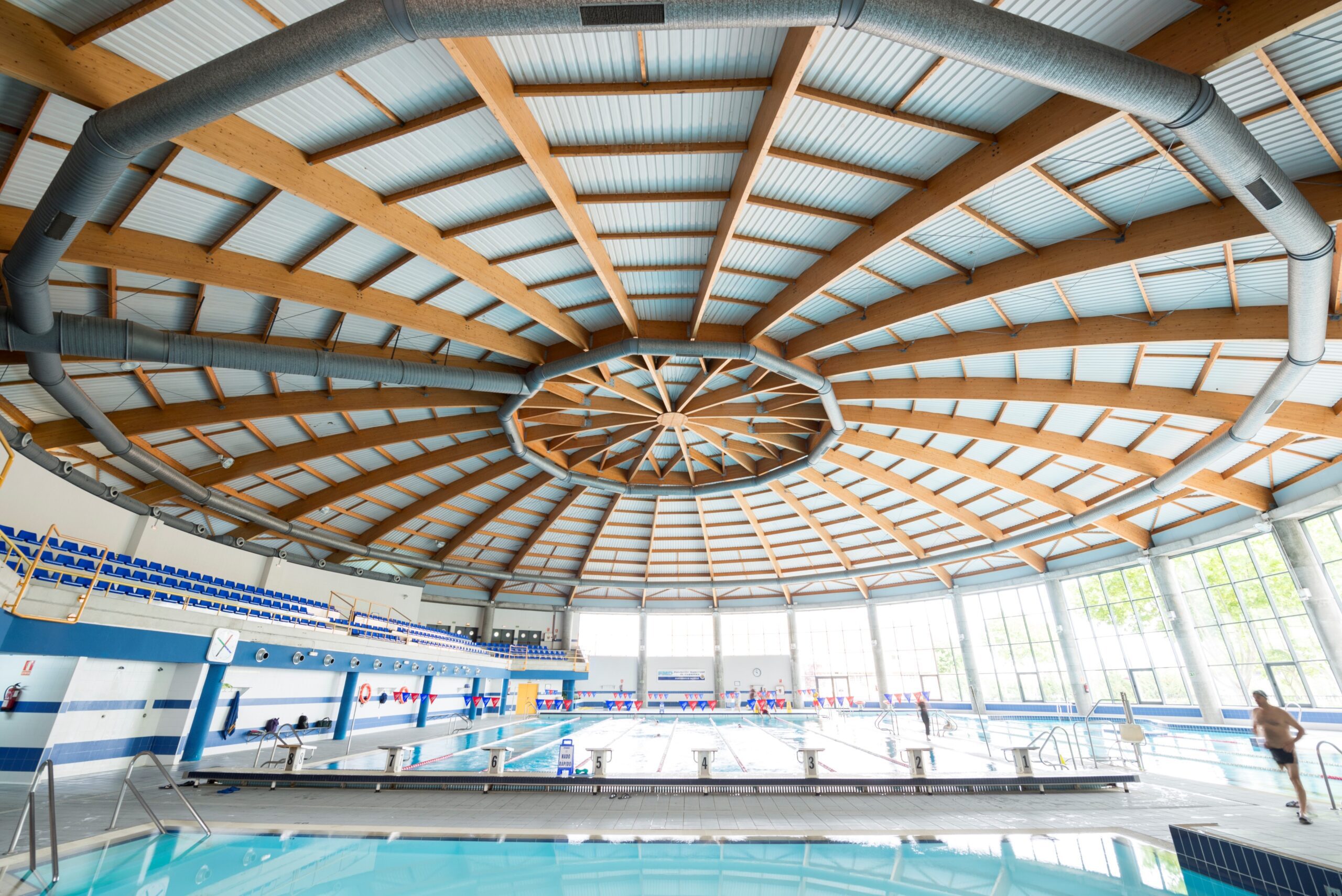 Renovación de la cubierta de la piscina climatizada Parquesol (Valladolid) - España