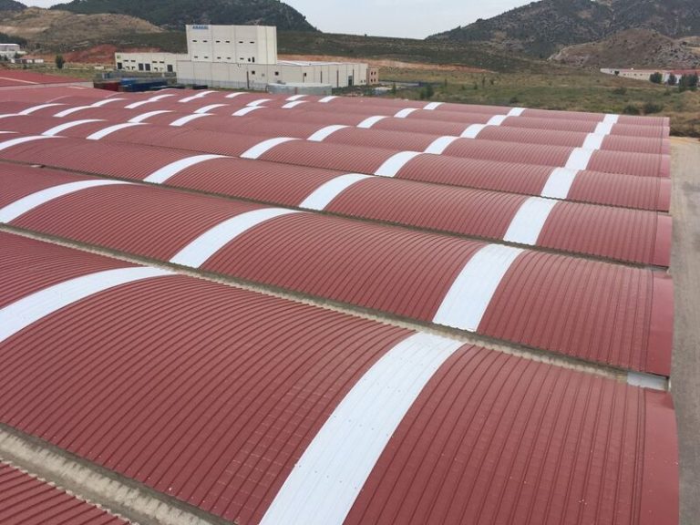 3.500 m² de rehabilitación de cubierta curvada multicapa para DS Smith en Andorra (Teruel) - España