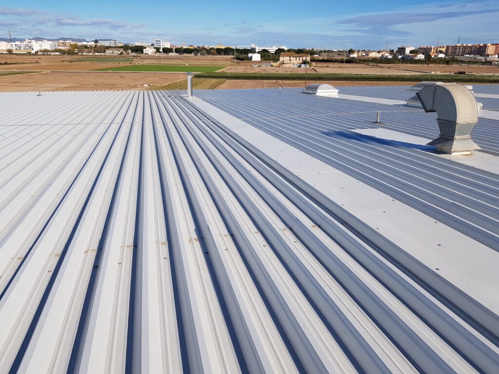 7.000 m² para la rehabilitación de la cubierta de Talleres Machado en MetroValencia (Valencia) - España