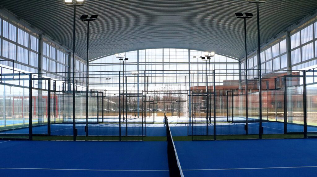 Pistas Pádel Universidad León - INMCo 155.3 Curvado