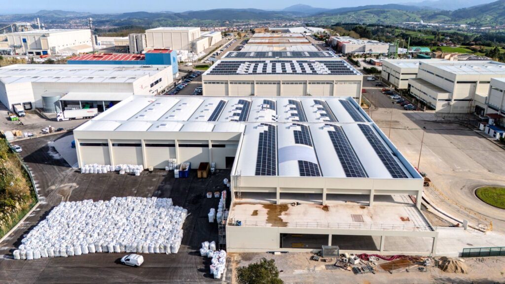 cubierta curvada autoportante en Reocín perfil INCO 70.4 Curvado